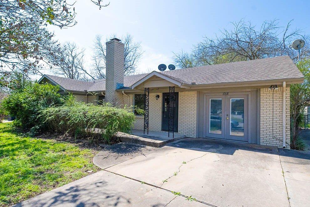 1018 Vandeveer Street Auction in Burnet Texas SOLD SOLD SOLD