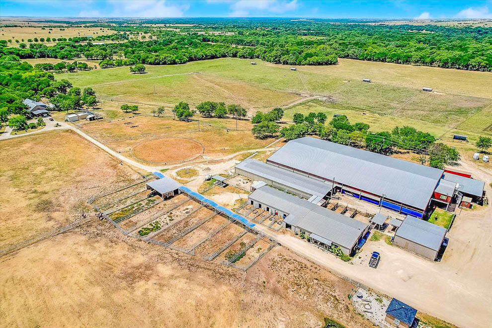 9494 Waide Road Sanger TX 30 +/- acre land and home auction