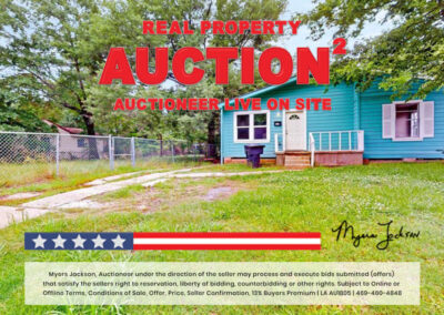 Exterior view Shreveport LA House for Sale at Auction with phrase Real Property Auction Auctioneer onsite overlaid