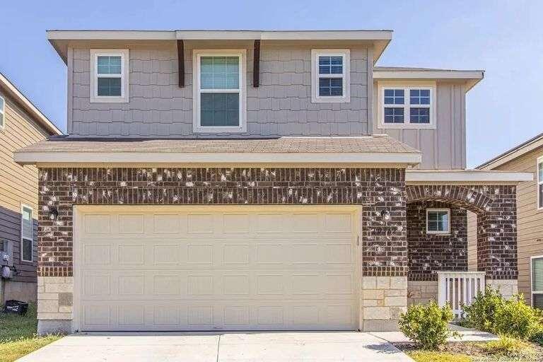 10362 Martin Creek, San Antonio TX 78252